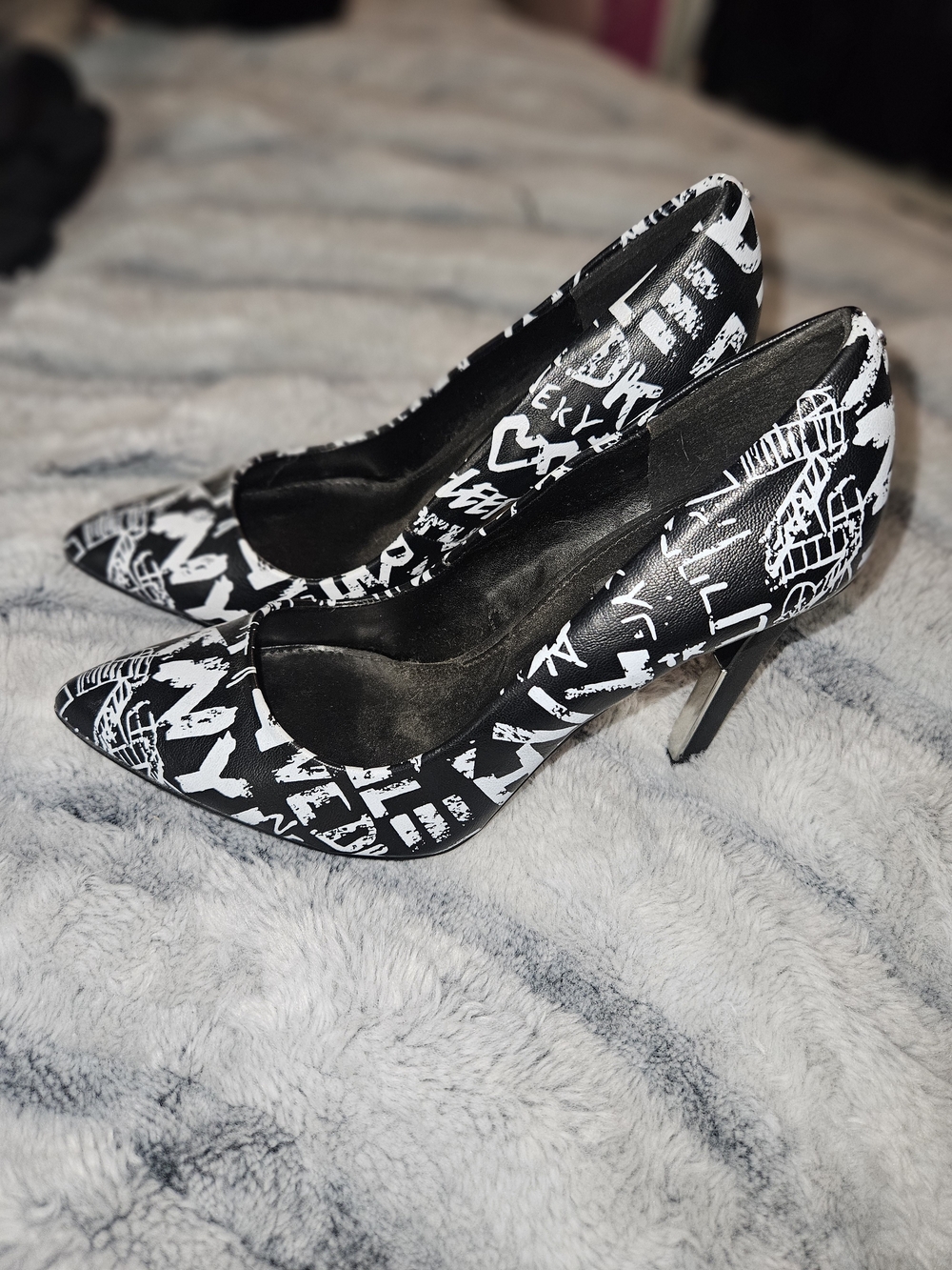 Black & White Graphic Pointed Toe Heels